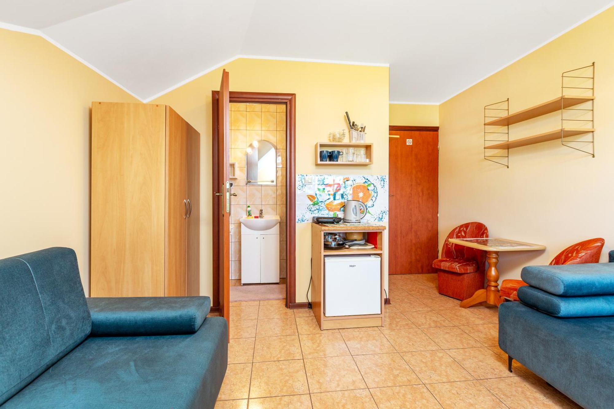 Pokoje Goscinne Panda Karwia Exterior foto